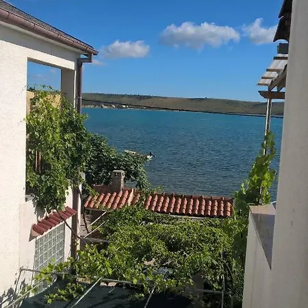 Danica Apartman *