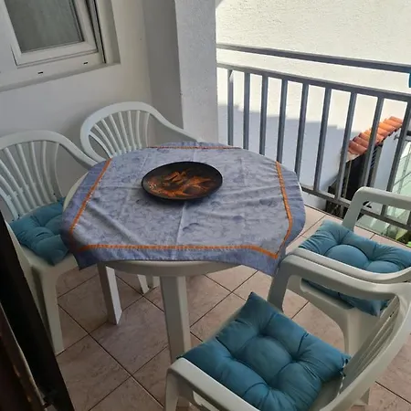 Danica Apartment *